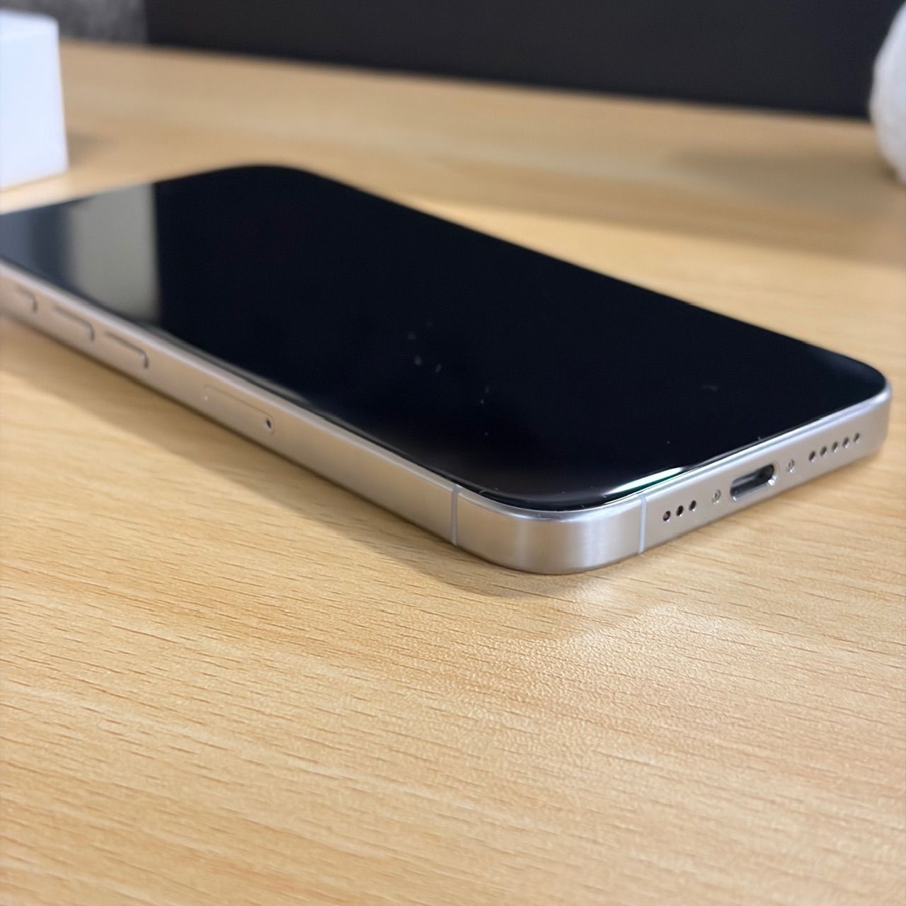 動作確認済】iPhone 15 Pro 128GB ホワイトチタニウム MTU83J/A SIM