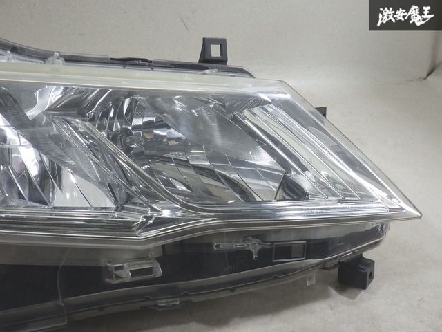 日産 純正 C27 セレナ 前期 ハロゲン ヘッドランプ ヘッドライト 右