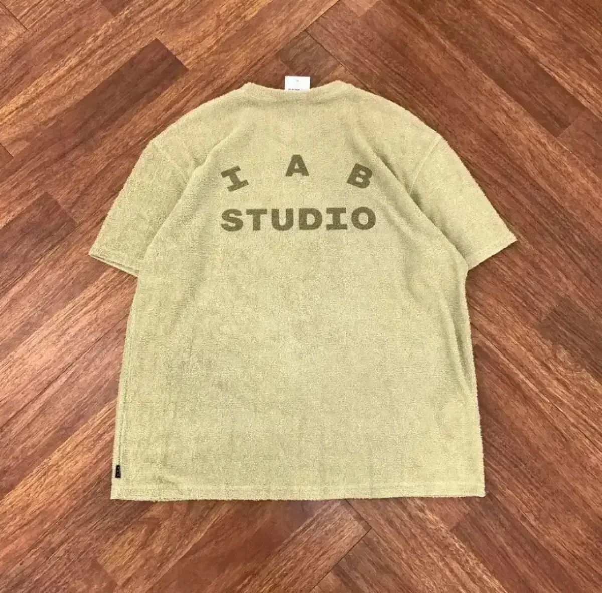 XL IAB Studio アイエプスタジオ タオル Tシャツ