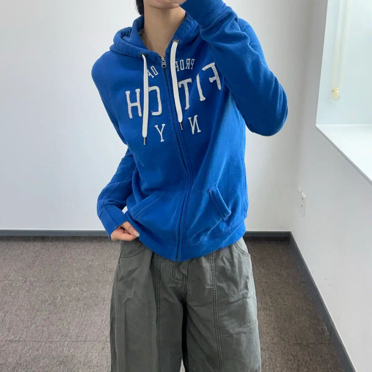 Abercrombie アバクロンビー ブルー WHOジップアップ