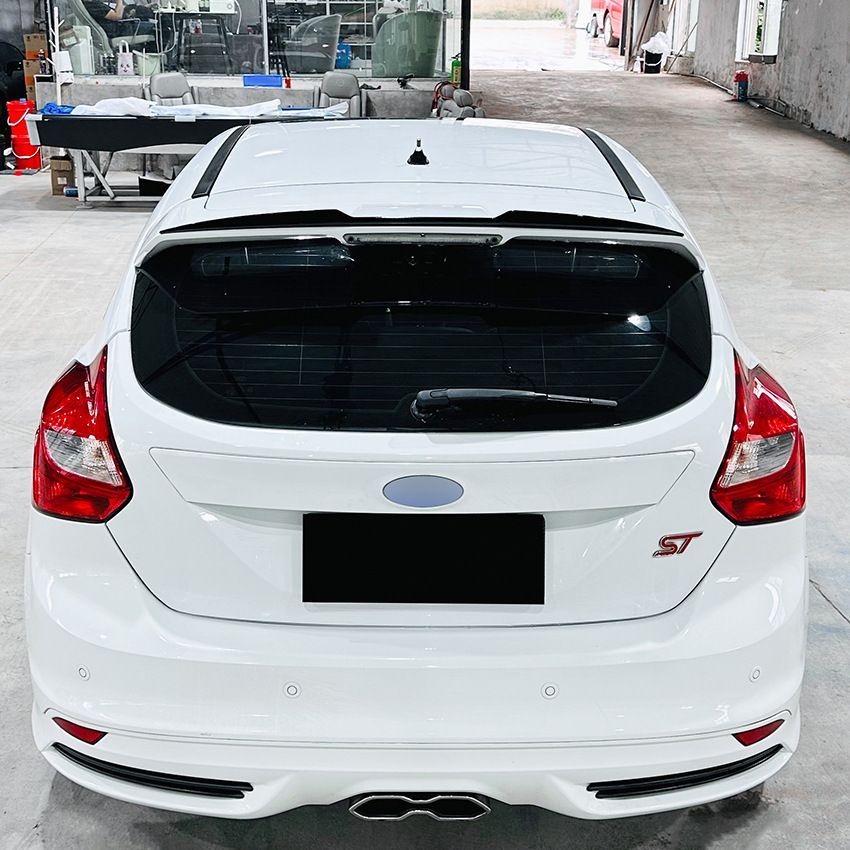 フォード Ford フォーカス Focus MK3 ST-Line/ST 2011~2017年式対応 リアルーフスポイラー ABS ピアノブラック カーボン調 外装アクセント フォード Ford フォーカス Focus MK3 ST-Line/ST 2011~2017年式対応 リアルーフスポイラー ABS ピアノブラック カーボン調 外装アクセント