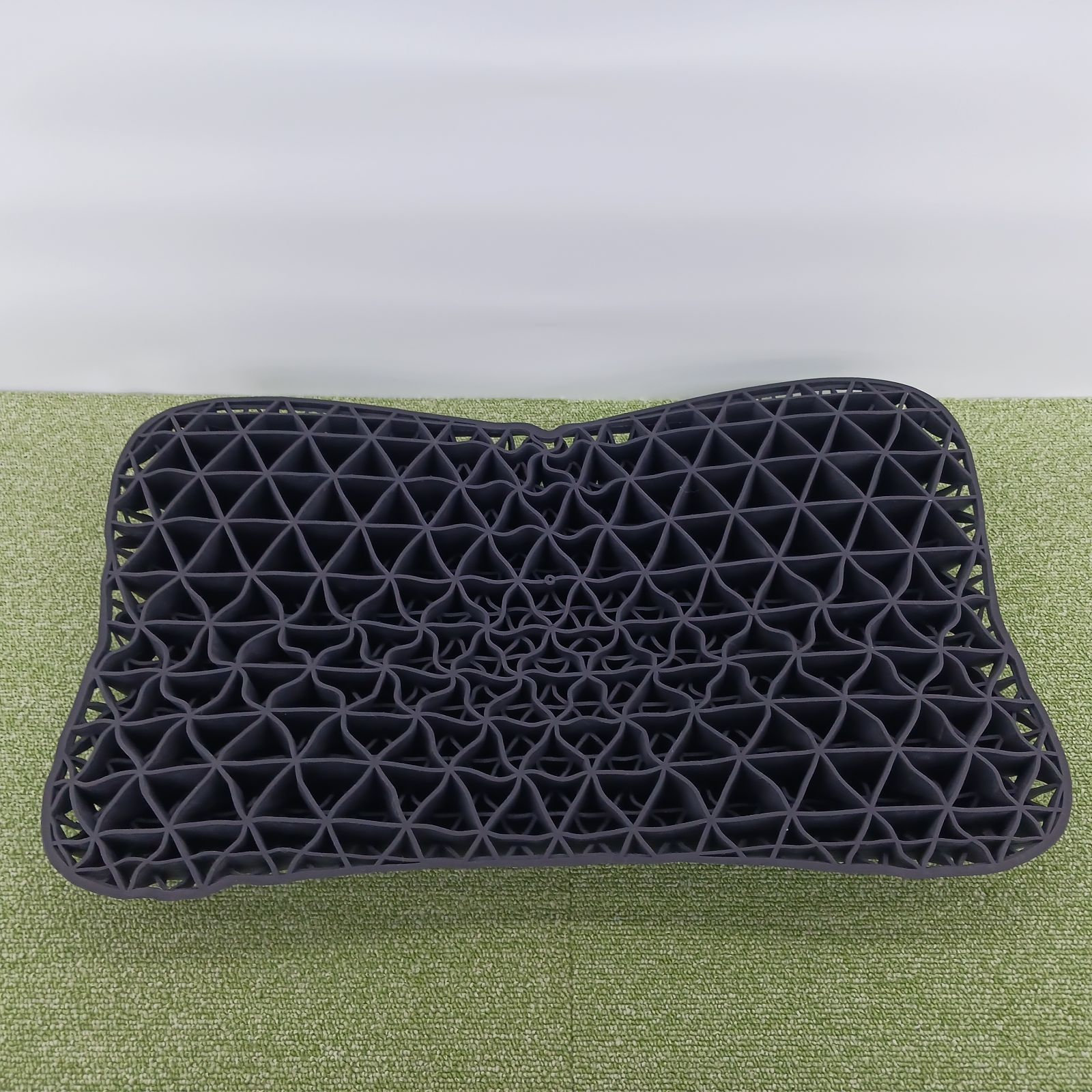 展示商品】 太陽 ヒツジのいらない枕 Fit ブラック [テンセル枕カバー 