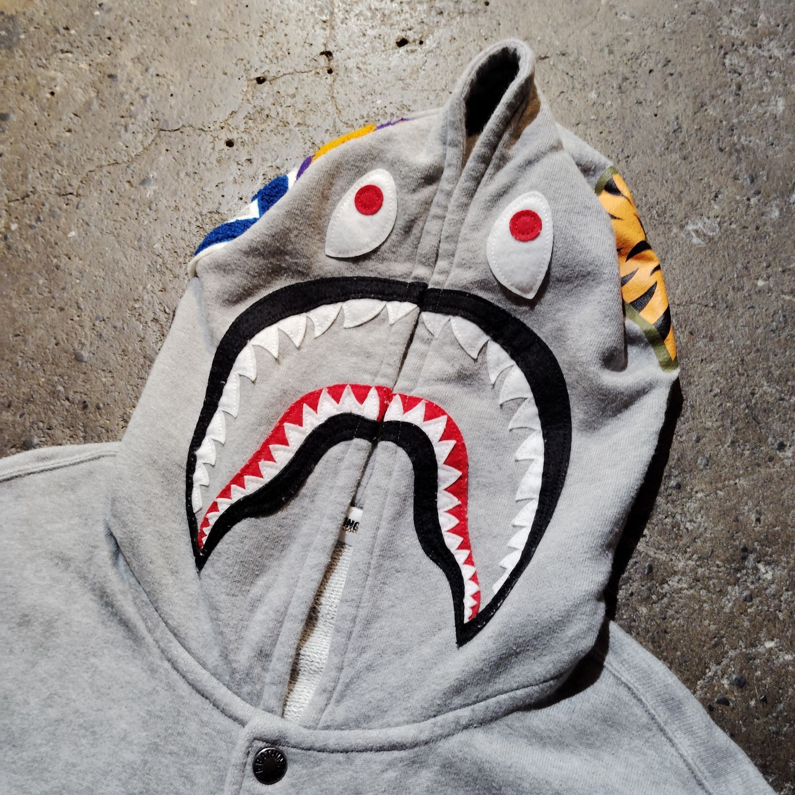 A BATHING APE シャーク フーディ スタジャン アベイシングエイプ バー 