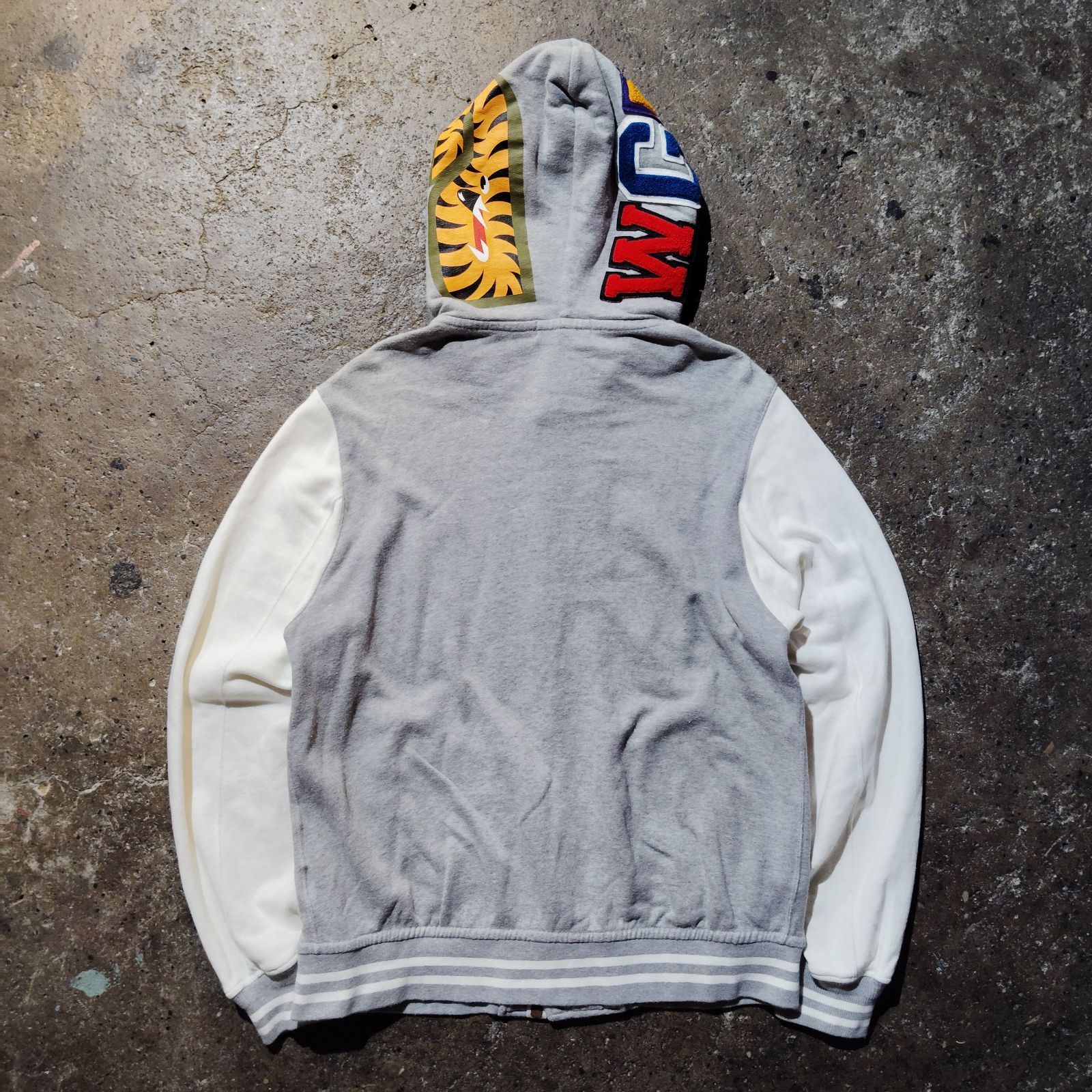 A BATHING APE シャーク フーディ スタジャン アベイシングエイプ バー 