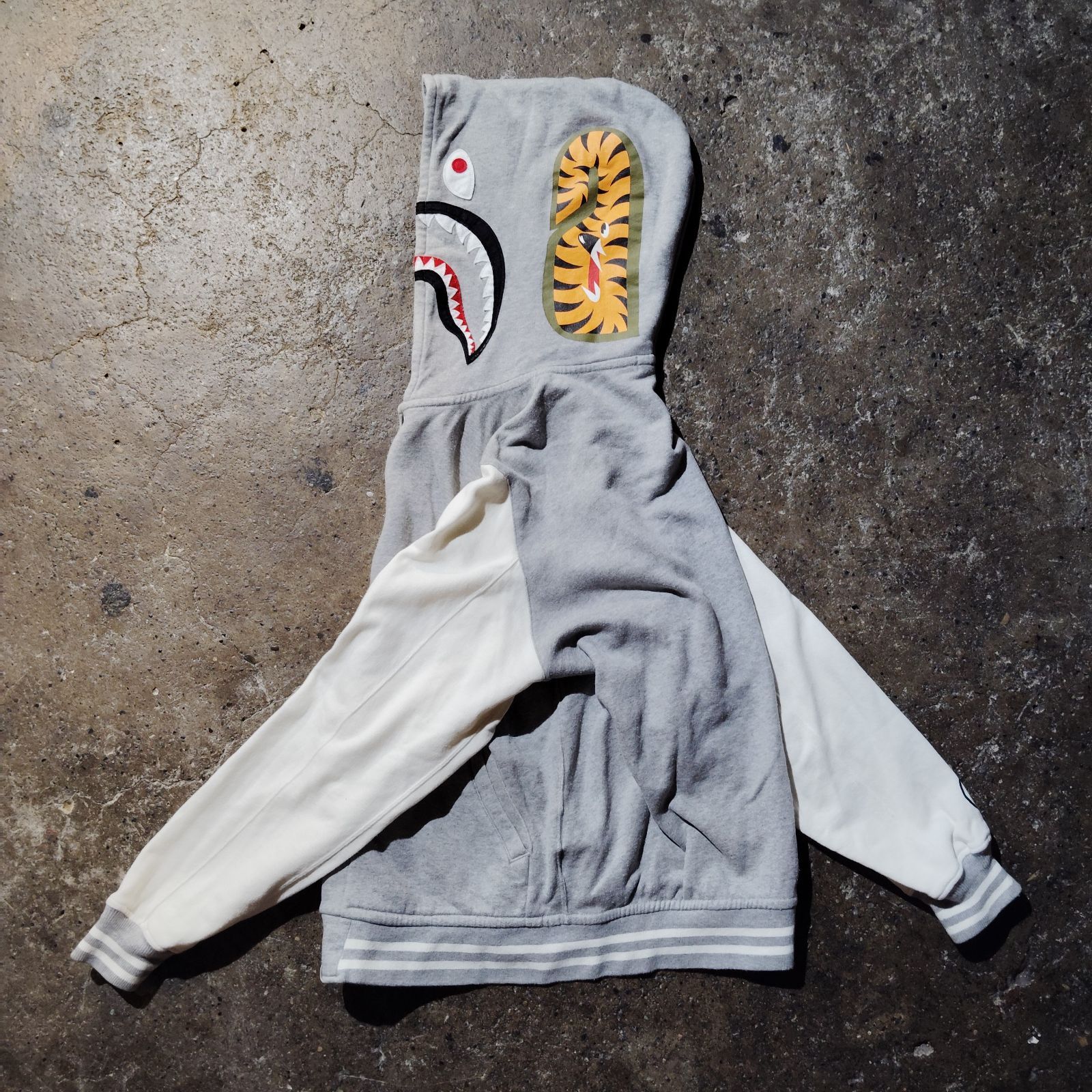 A BATHING APE シャーク フーディ スタジャン アベイシングエイプ バー 