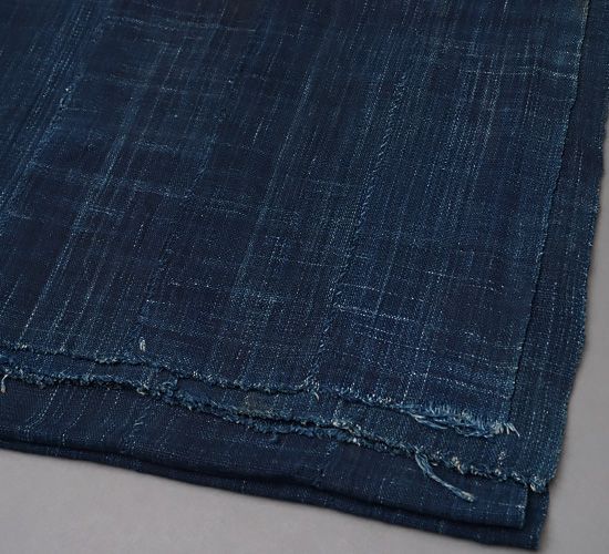 藍染 無地 大判布 No.99 ブルキナファソ 手織り 古布 インディゴ アフリカ布 ヴィンテージ テキスタイル インテリアクロス ソファカバー マルチクロス 撮影背景 タペストリー 民族布