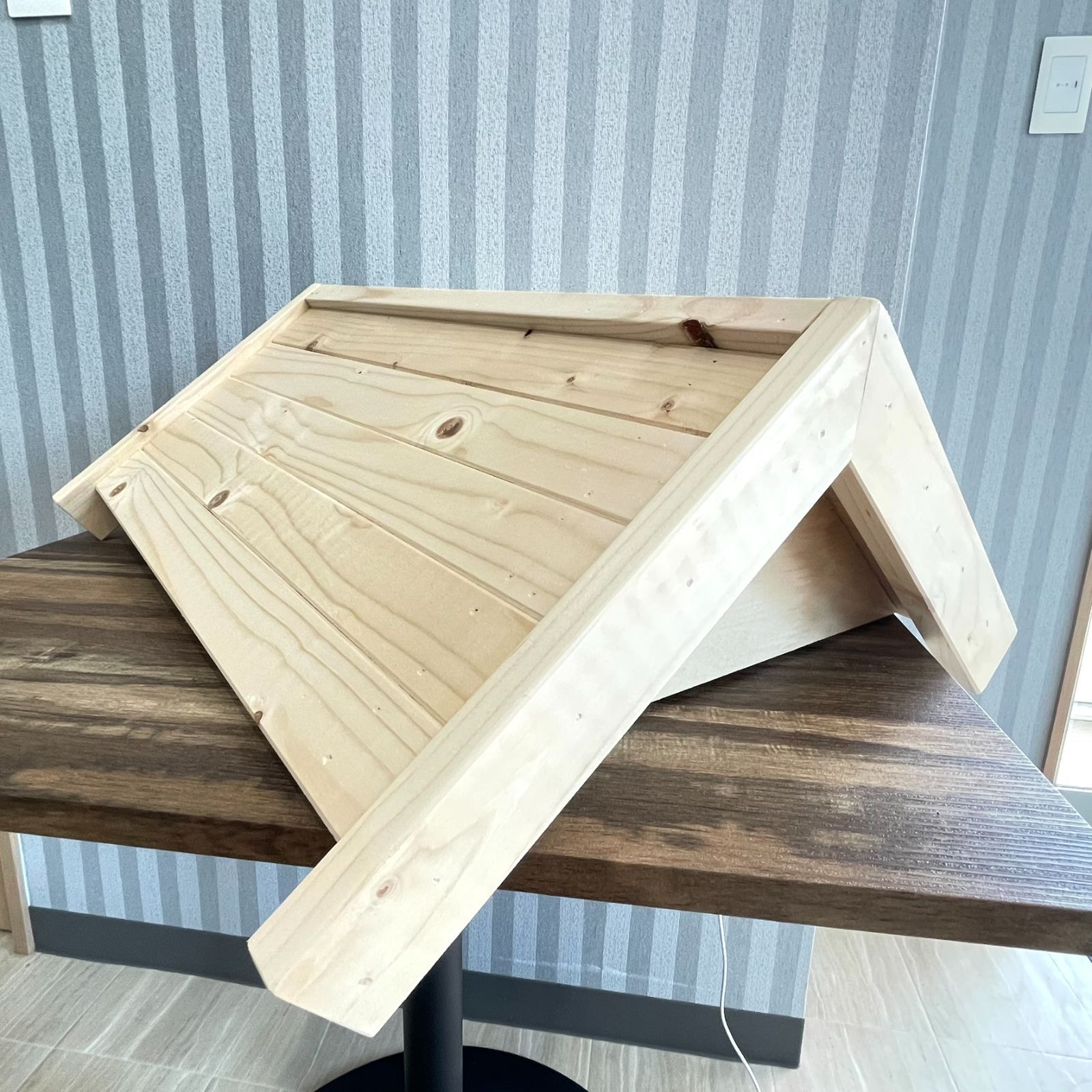 ◆超メルカリ市価格◆ハンドメイド木製無垢材ペットハウス犬 猫屋根開閉ヴィンテージ 新品】ハンドメイド木製ペットハウス🐶🐈｜小型犬｜猫｜屋根取外し可