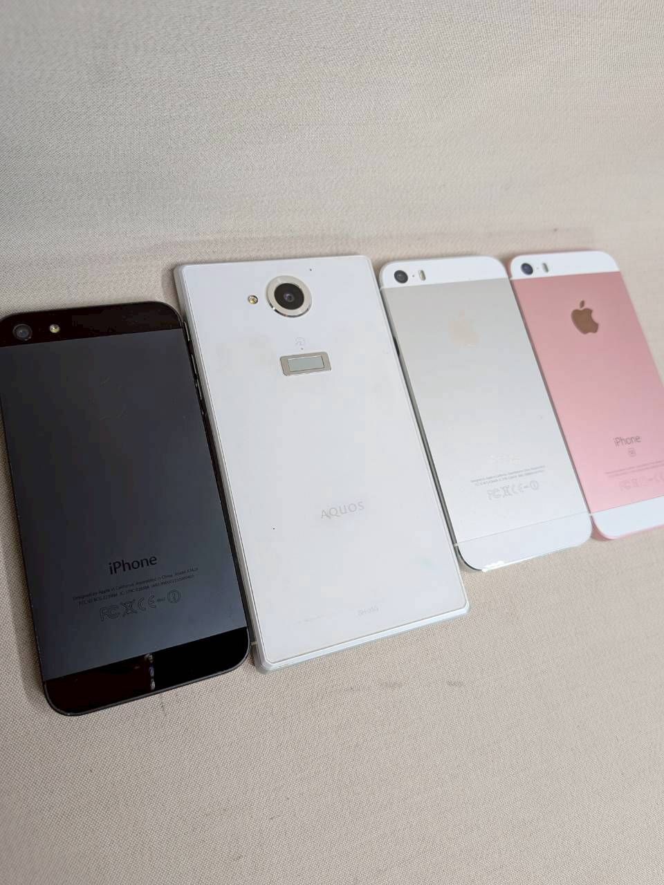 ジャンク iPhone SE/5s/5 AQUOS 4台 部品取り - メルカリ