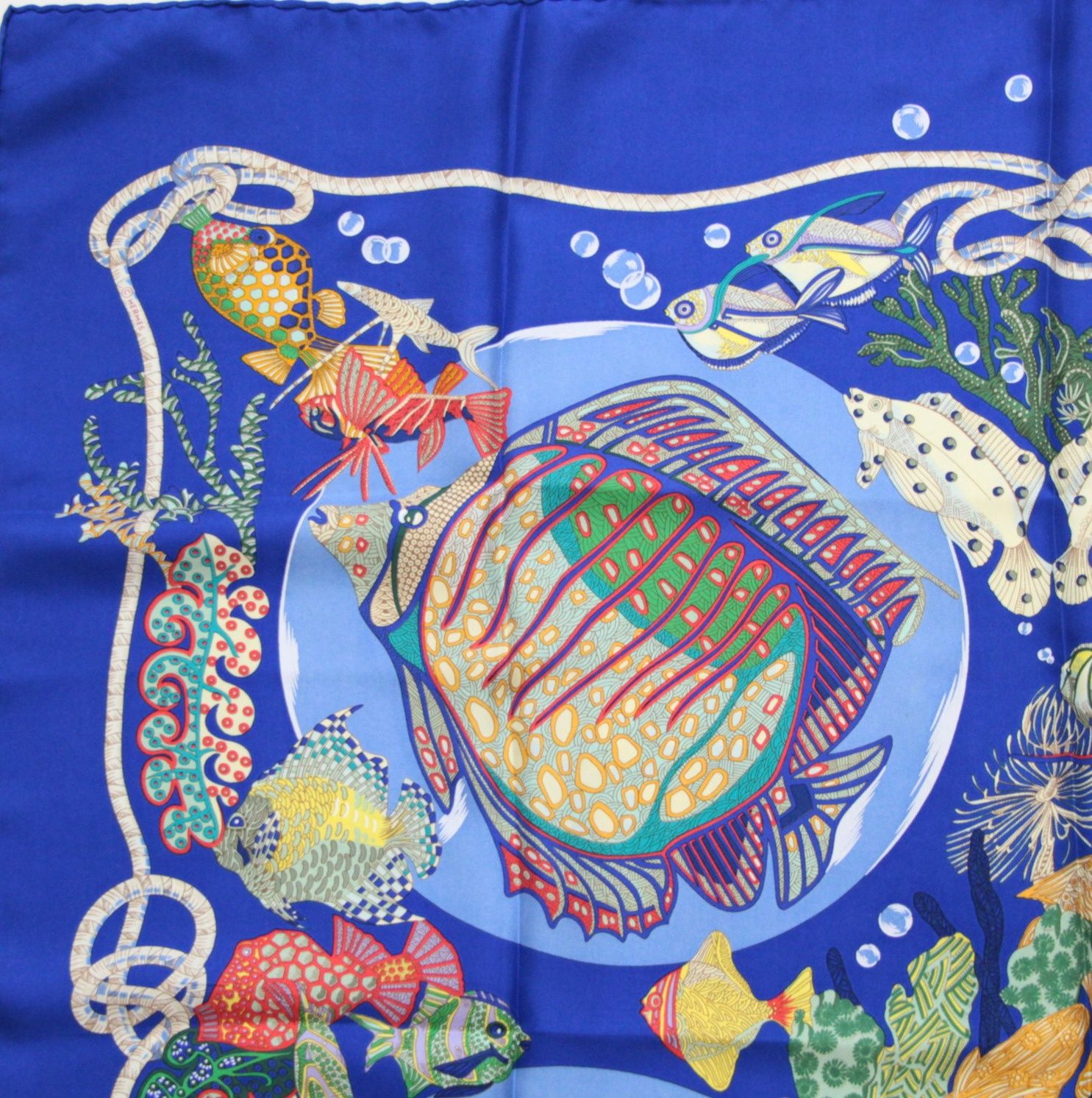 エルメス HERMES カレ90 Grands Fonds 深海 大判スカーフ 魚 シルク100