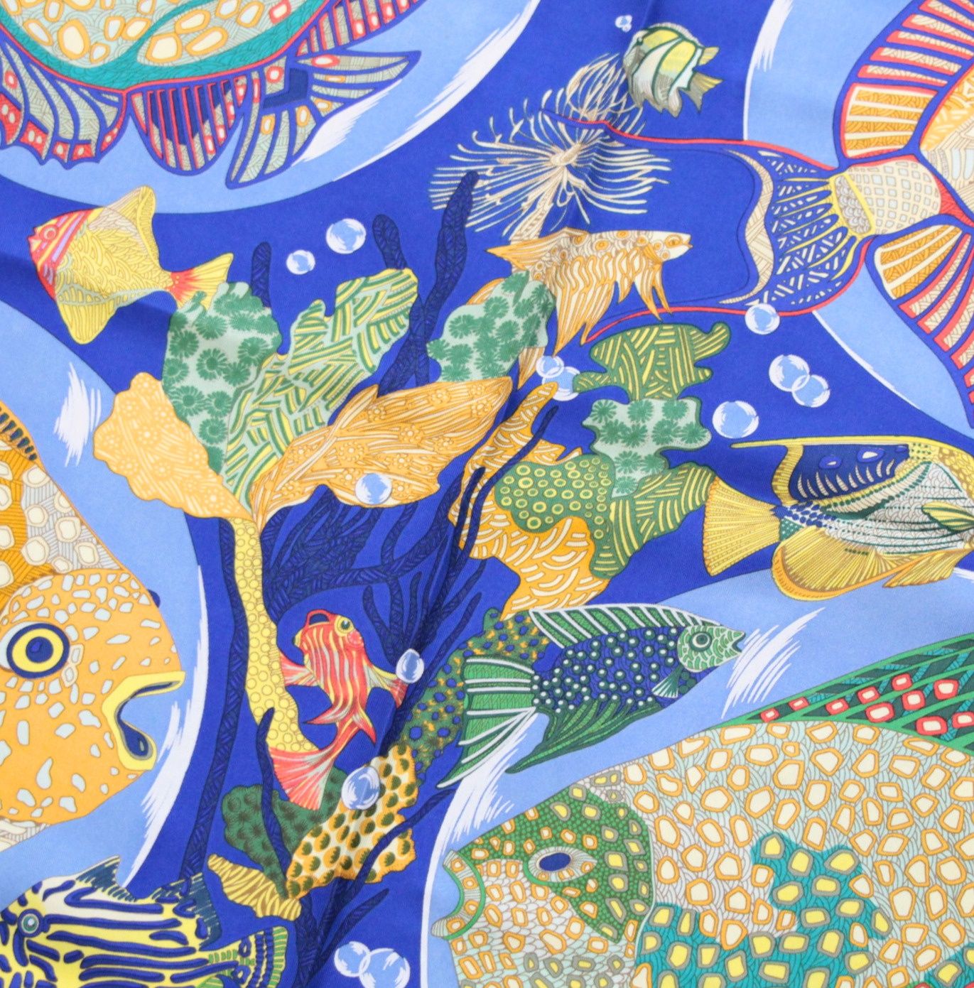 エルメス HERMES カレ90 Grands Fonds 深海 大判スカーフ 魚 シルク100