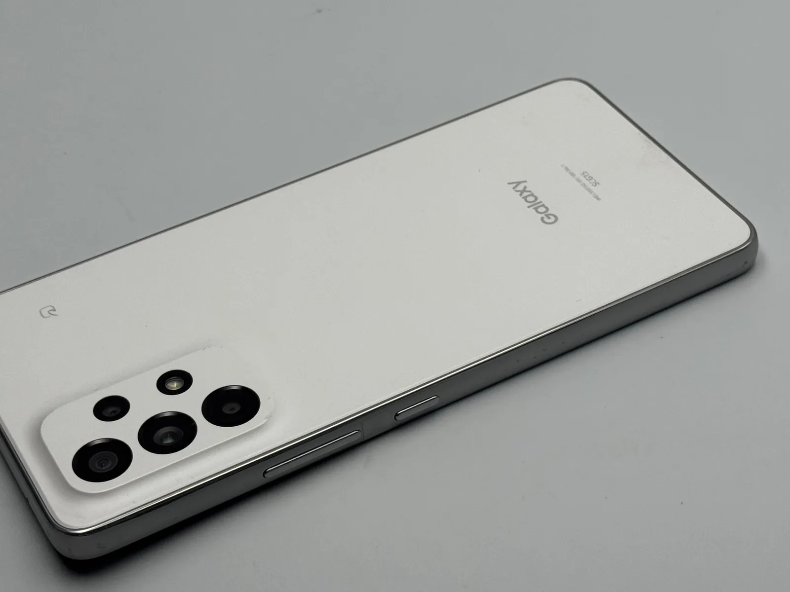 中古C】Galaxy A53 5G SCG15 オーサムホワイト SIMフリー 白ロム 中古