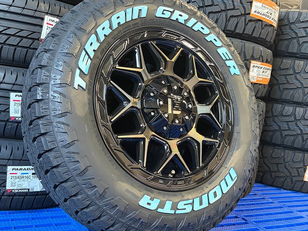 新品 4本セット ハイエース 200系 レジアスエース 16インチ ｜ モンスタ テレーングリッパー 215/70R16 ホワイトレター LEXXELインフェル16インチ