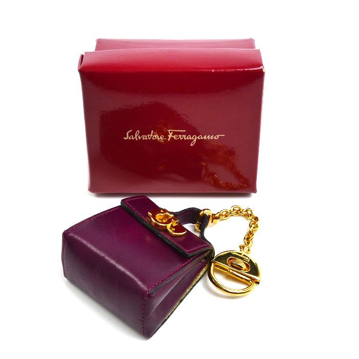Salvatore Ferragamo サルヴァトーレフェラガモ ガンチーニ
