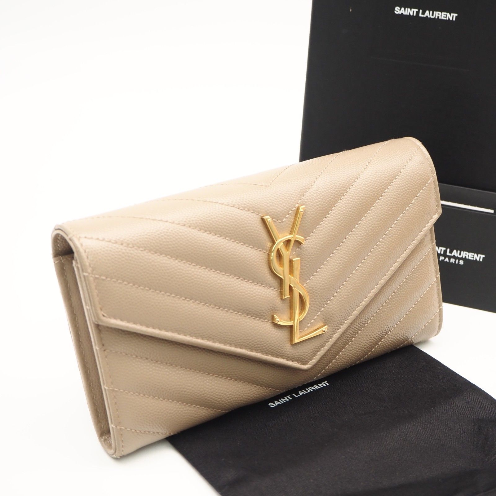 ★3日以内返品可★ 美品 SAINT LAURENT サンローラン カサンドラ マトラッセ ラージ フラップウォレット 372264 長財布 ベージュ カーフレザー レディース 44,862円