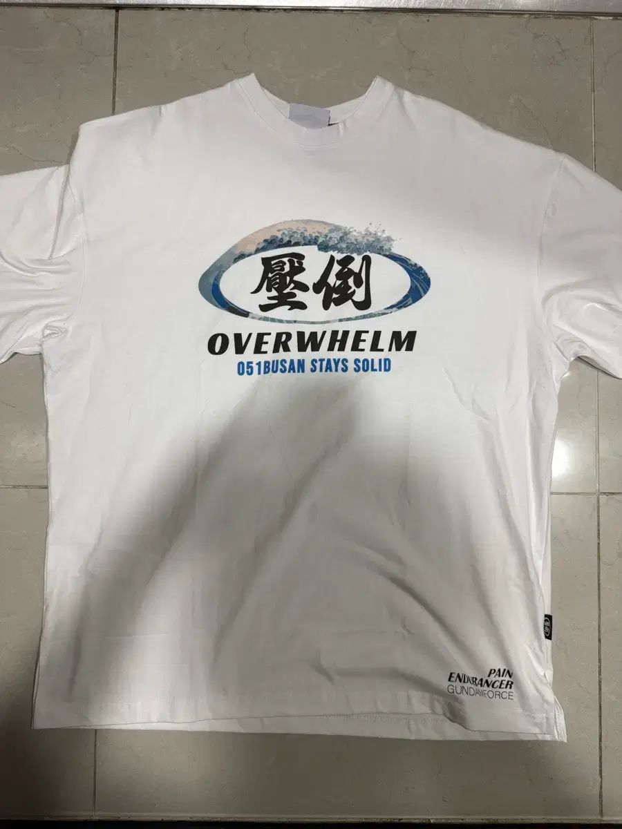 Lサイズ ほぼ新品 圧倒 プサン 釜山 波 Tシャツ