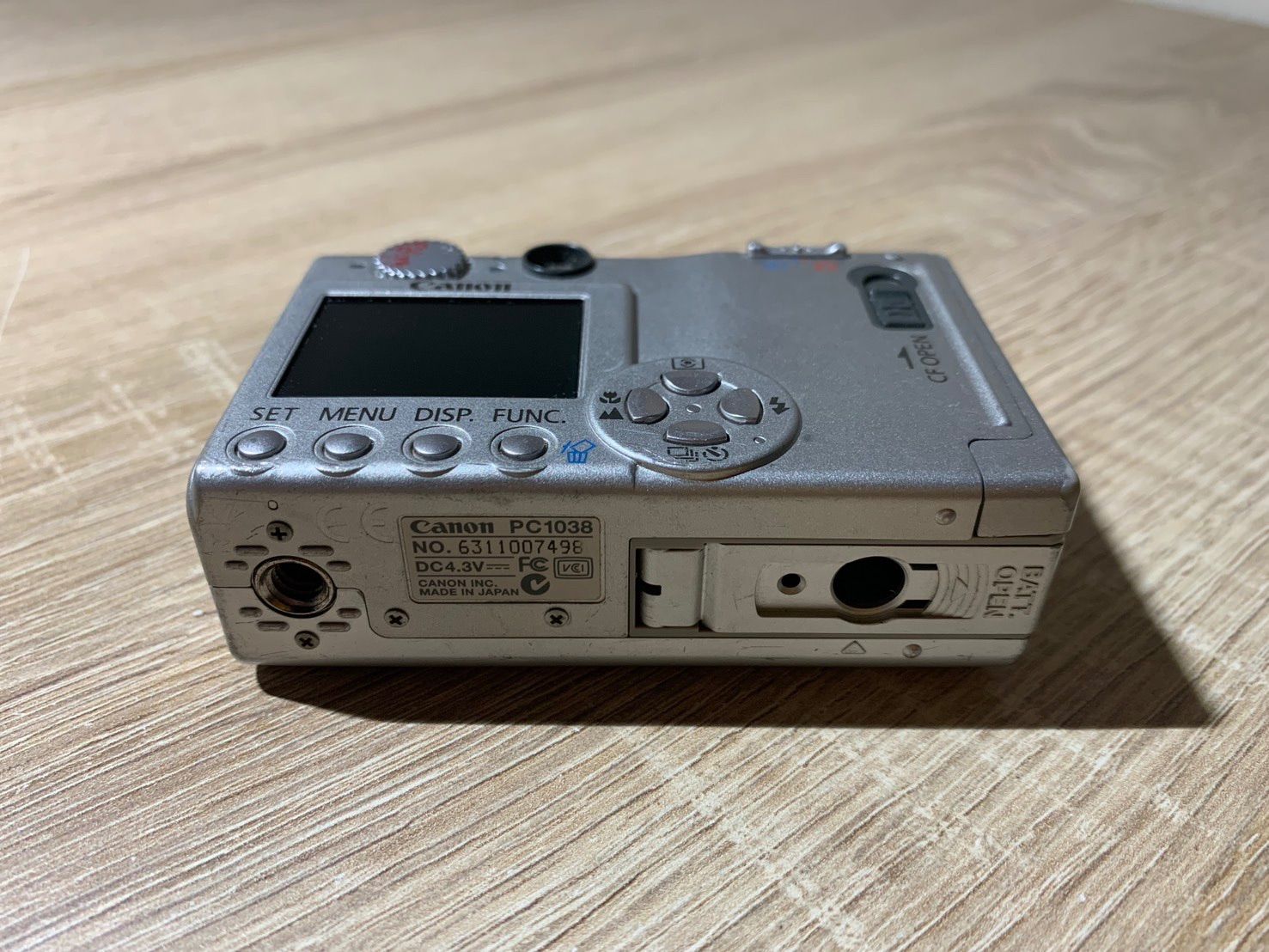 Canon IXY デジカメ 3台セット　※一台ジャンク品あり 1699 Canon IXY DIGITAL 400 シルバー ジャンク品 デジカメ【コ