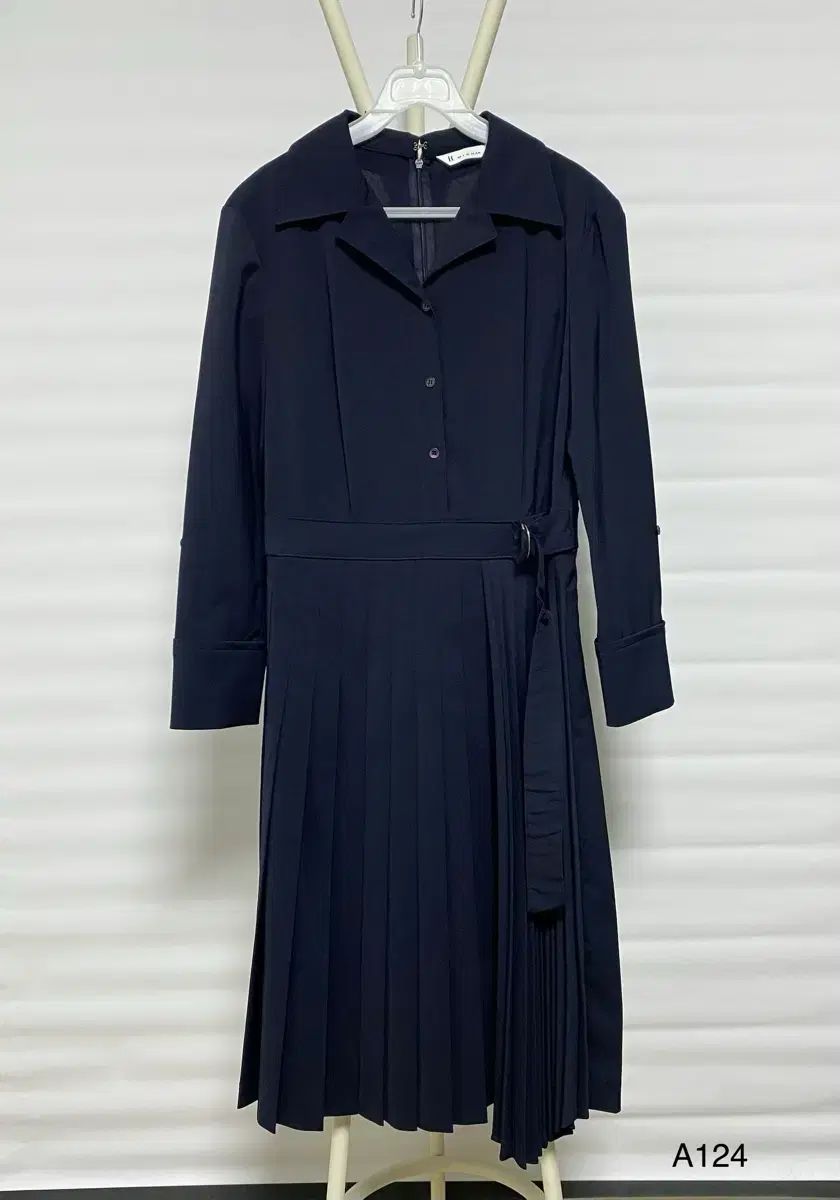 イッミシャ(itMICHAA) ネイビー シャツ プリーツ ロング ONE PIECE 55