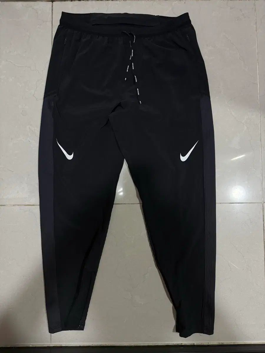 Mサイズ NIKE Adv エアロスイフト ランニング パンツ