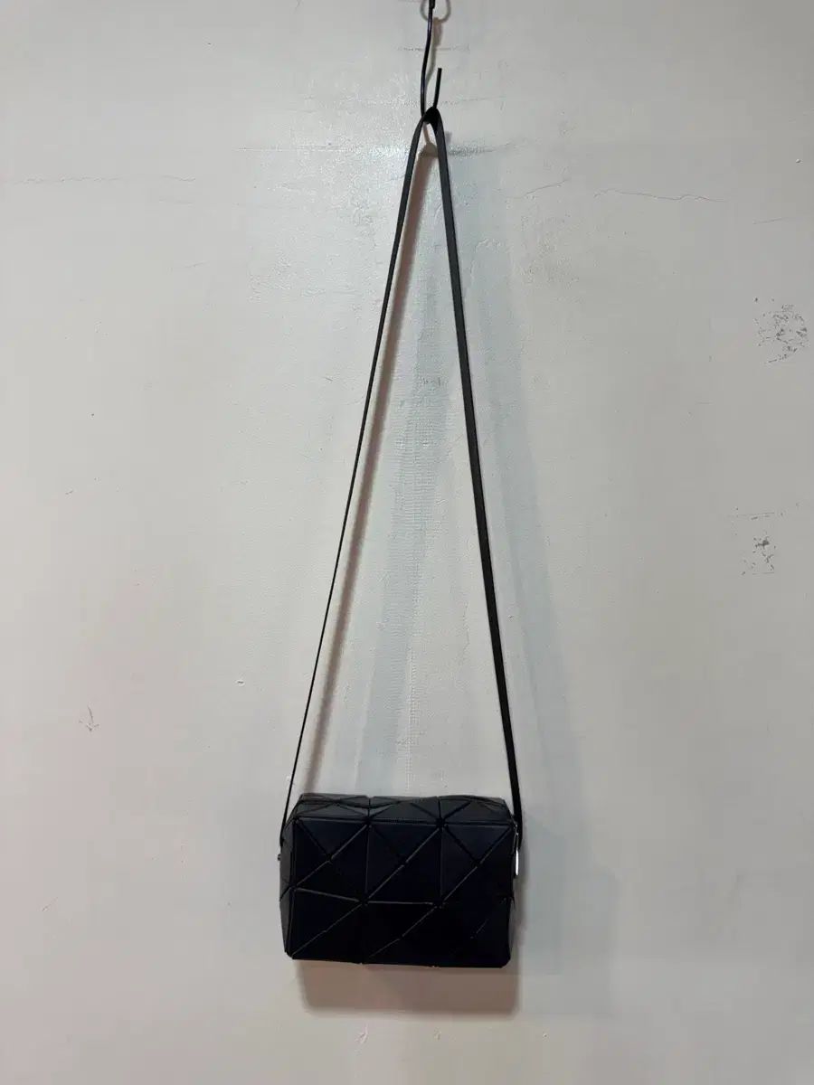 ISSEY MIYAKE イッセイミヤケ BAO BAO ISSEY MIYAKE バオバオイッセイミヤケ ブラック クロスバック