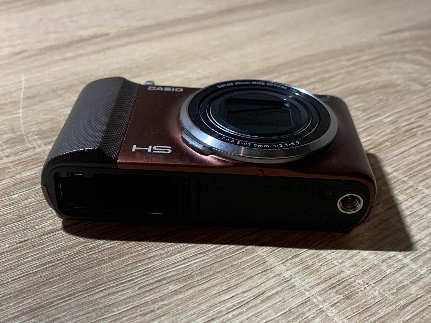 1700 Casio EXILIM EX-ZR700 ブラウン 動作確認済み やや訳アリ【コ