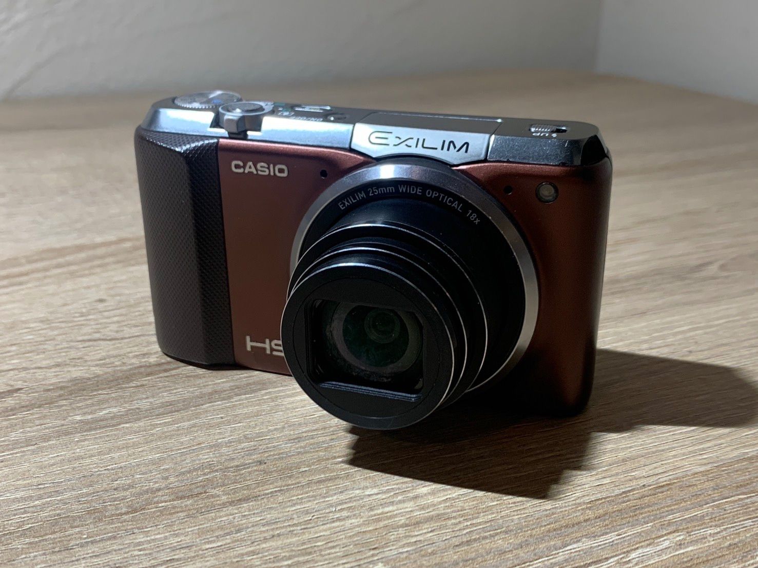 1700 Casio EXILIM EX-ZR700 ブラウン 動作確認済み やや訳アリ【コ