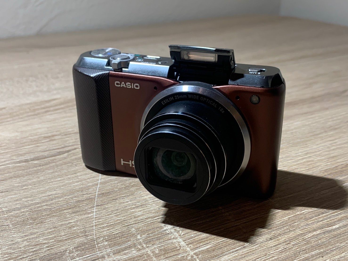 1700 Casio EXILIM EX-ZR700 ブラウン 動作確認済み やや訳アリ【コ