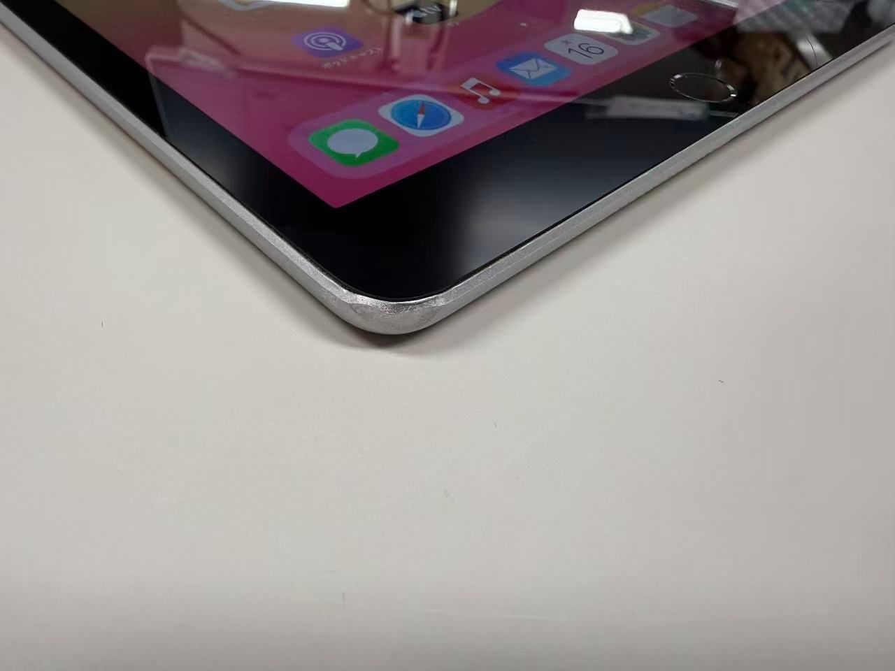 タブレット SIMフリーiPad (第6世代) 128GB スペースグレイ
