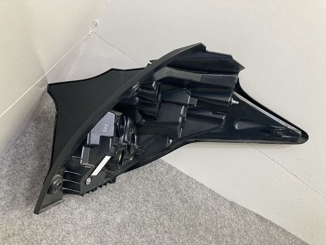 ヤリス KSP210/MXPA10/MXPA15 純正 左 テールランプ/ライト/レンズ LED