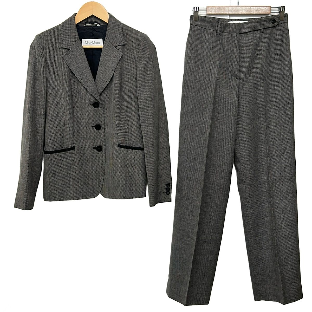 Max Mara(マックスマーラ) レディースパンツスーツ レディース - ライトグレー×黒 肩パッド