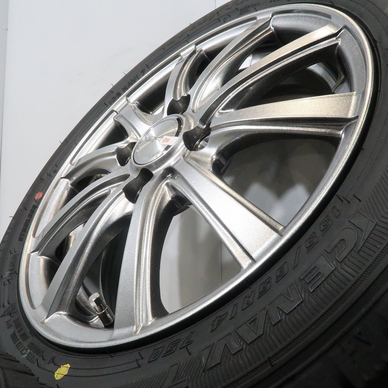 未使用】軽自動車に 4本 社外 14インチ スタッドレス グッドイヤー