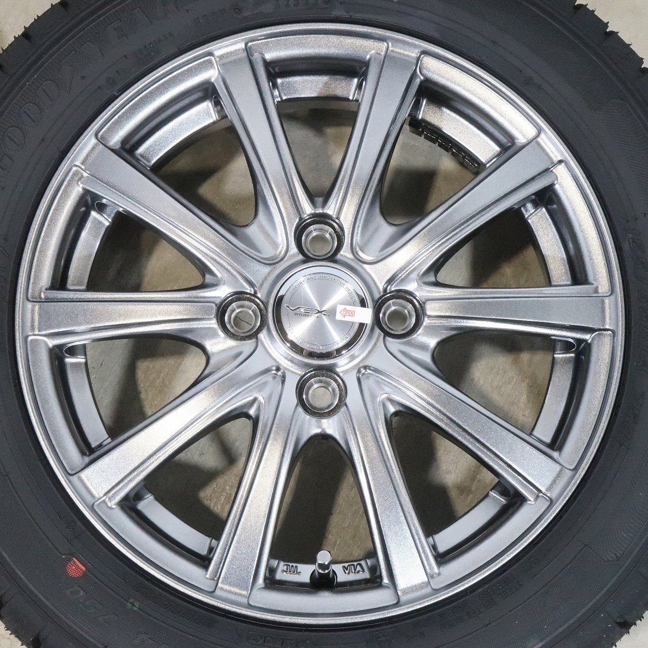 未使用】軽自動車に 4本 社外 14インチ スタッドレス グッドイヤー