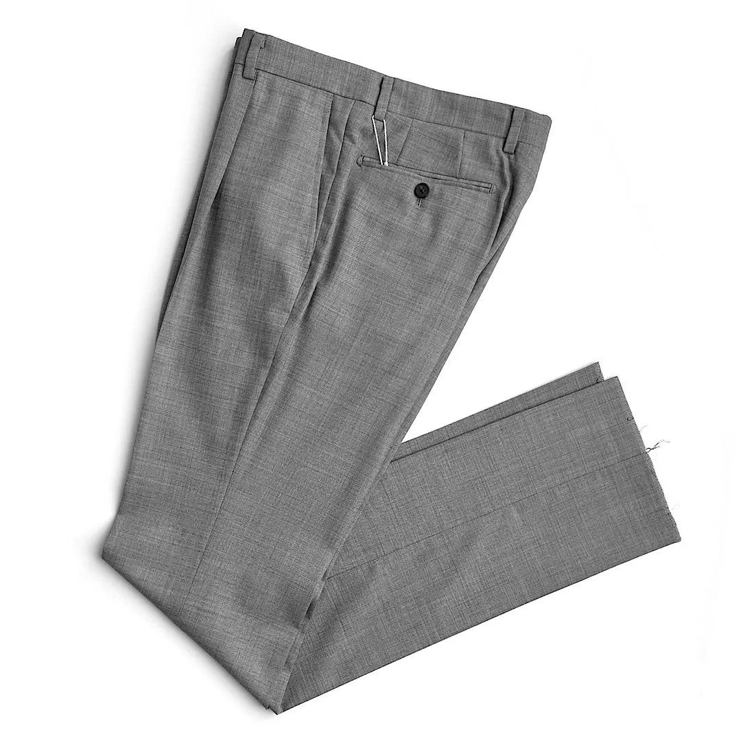 新品 Aquascutum アクアスキュータム スラックス ウエスト82cm 定価44,000円 グレー 春夏 ウール100％ 日本製 ワンタック メンズ ビジネスパンツ 裾未処理