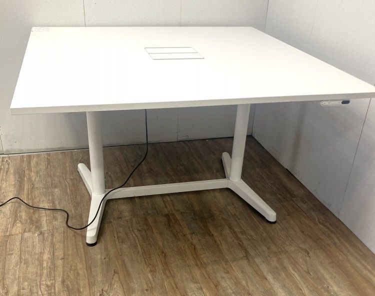 【中古品】イトーキ トイロシリーズ 電動昇降式1400ワークテーブル JZTP-1414W-AW9 ホワイト