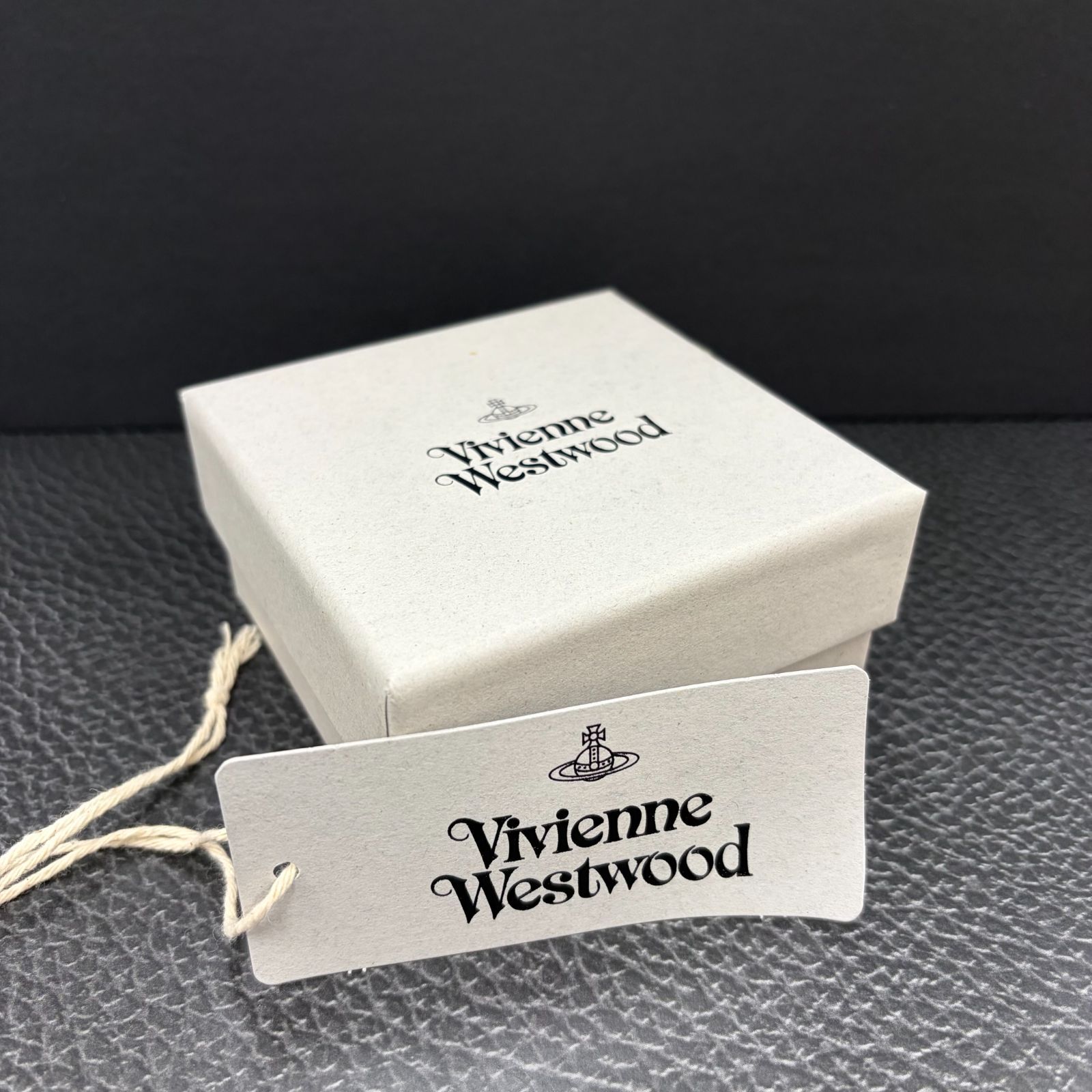 ⑬定価の半額以下OUTLETセール 訳あり シワ有 ヴィヴィアン ・ウエストウッド（Vivienne Westwood） キーチェーン キーリング オーブ 8203009YE
