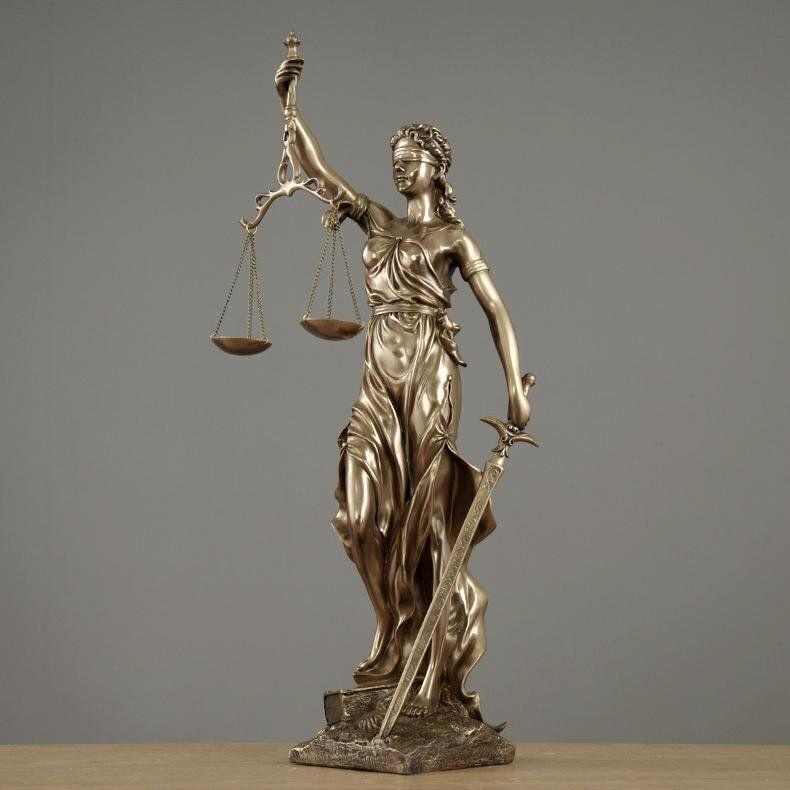 ギリシャの女神の彫刻、正義の女神テミス像正義の女神像デスクトップ樹脂工芸 高さ30cm