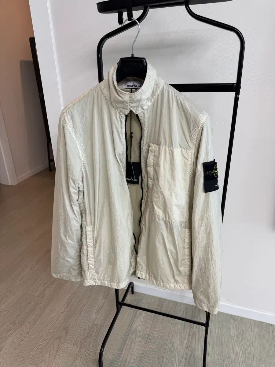 (新品) STONE ISLAND ストーンアイランド 23fw クリンクルレップス ウィンドブレーカー