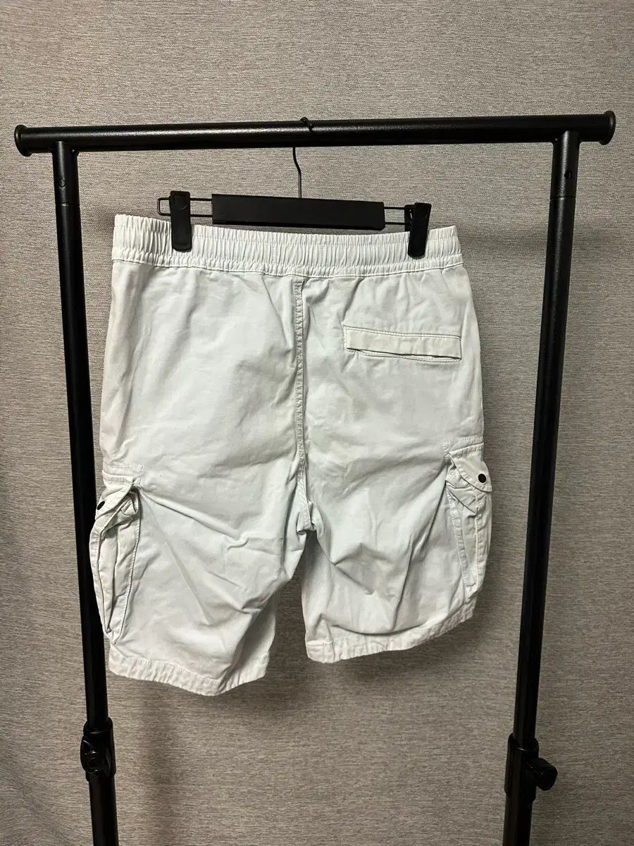 STONE ISLAND ストーンアイランド ワッペン ハーフパンツ ライトブルー