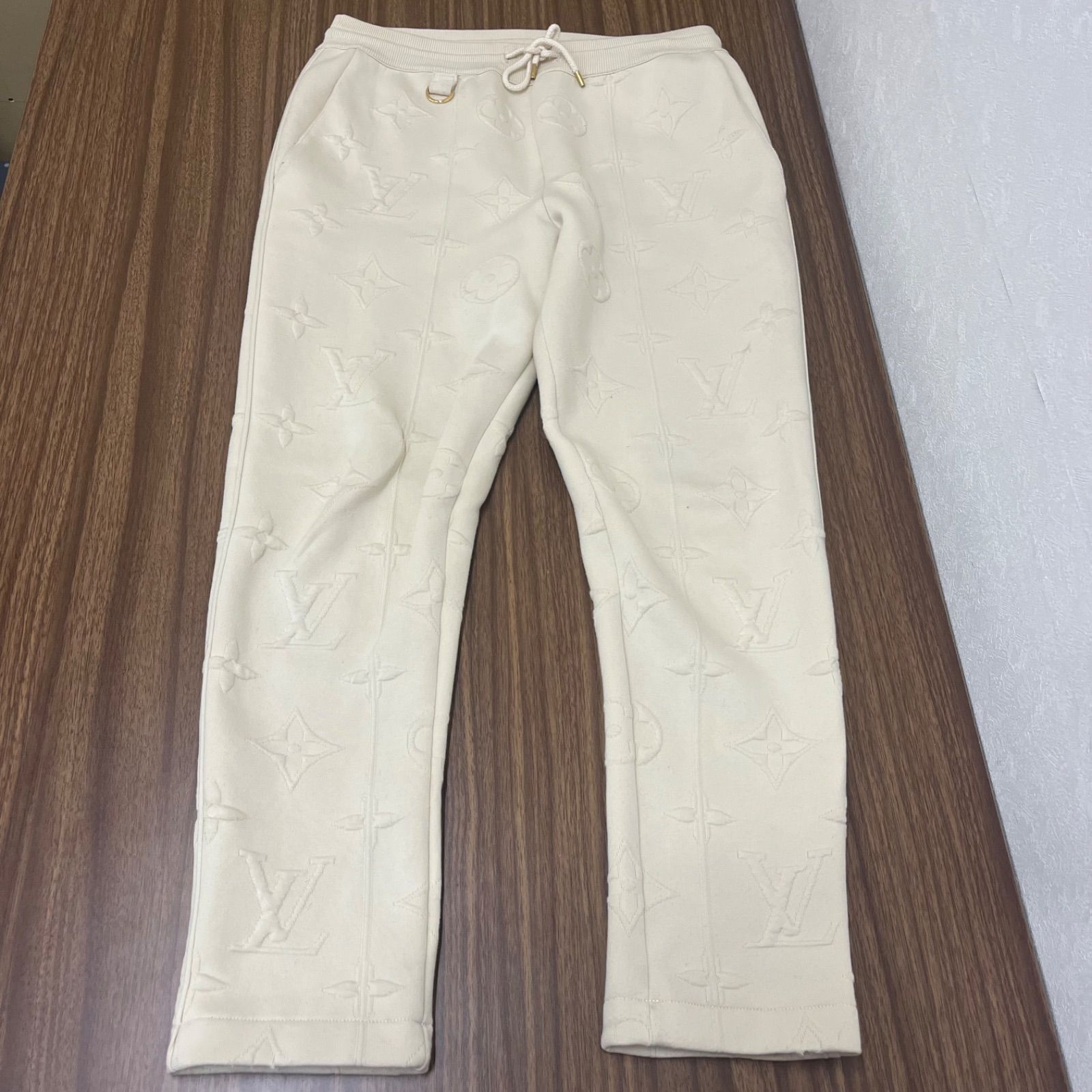 (b) LOUIS VUITTON ルイヴィトン 3D モノグラム ジョギングパンツ RW231W LO0 FOKP04 アイボリー サイズ