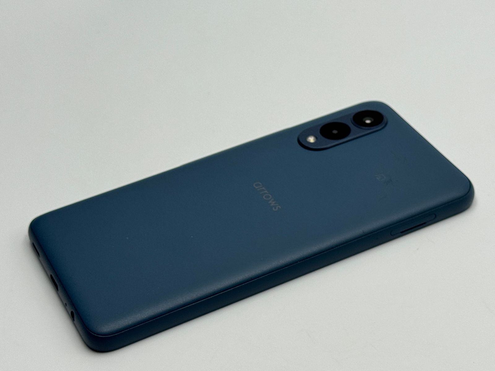 【中古C】arrows We2 F-52E 64GB ネイビーグリーン SIMフリー 白ロム