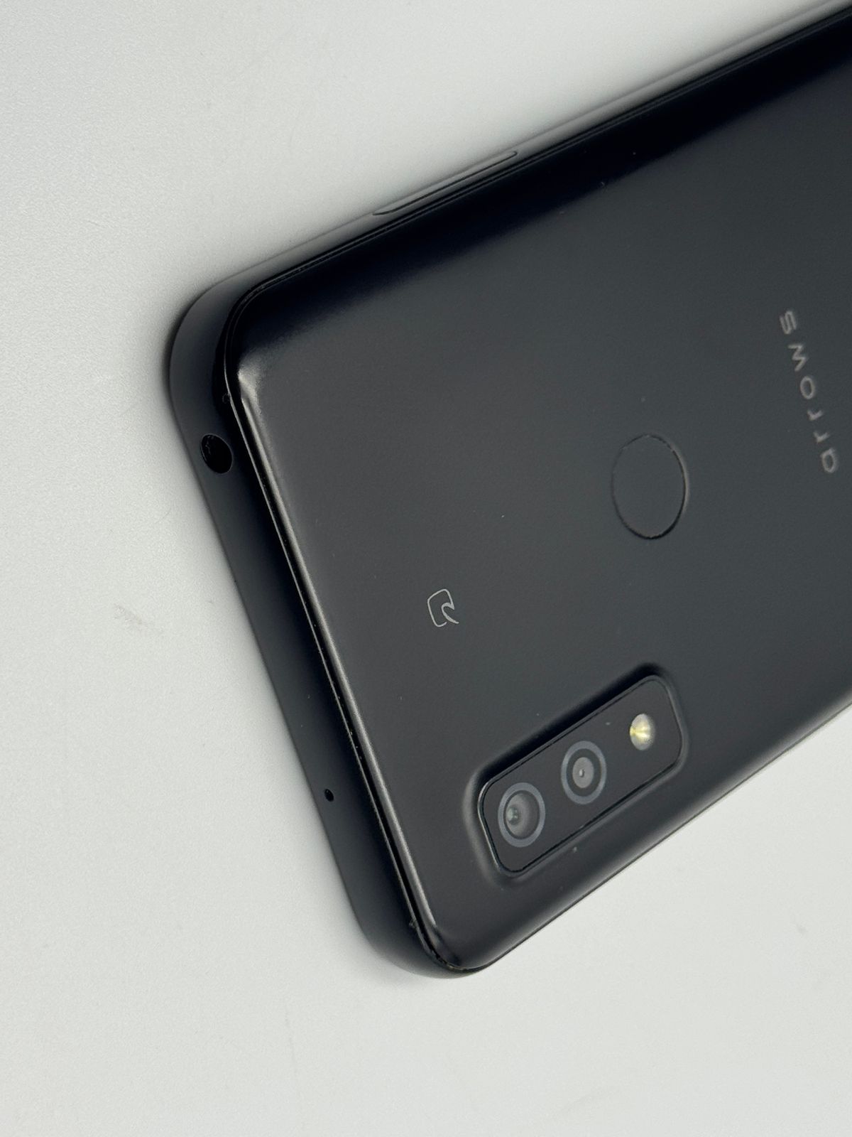 arrows We FCG01 ブラック 64GB SIMフリー 中古C - メルカリ