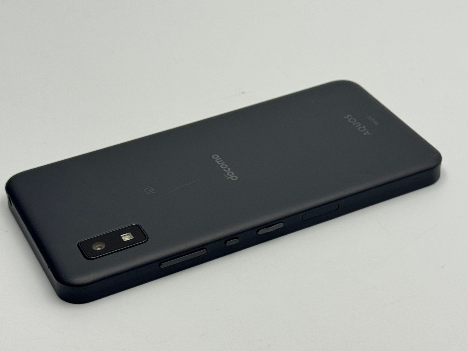 【中古美品】AQUOS wish2本体_SH-51C➤チャコール 中古B】AQUOS wish2 SH-51C チャコール SIMフリー - メルカリ