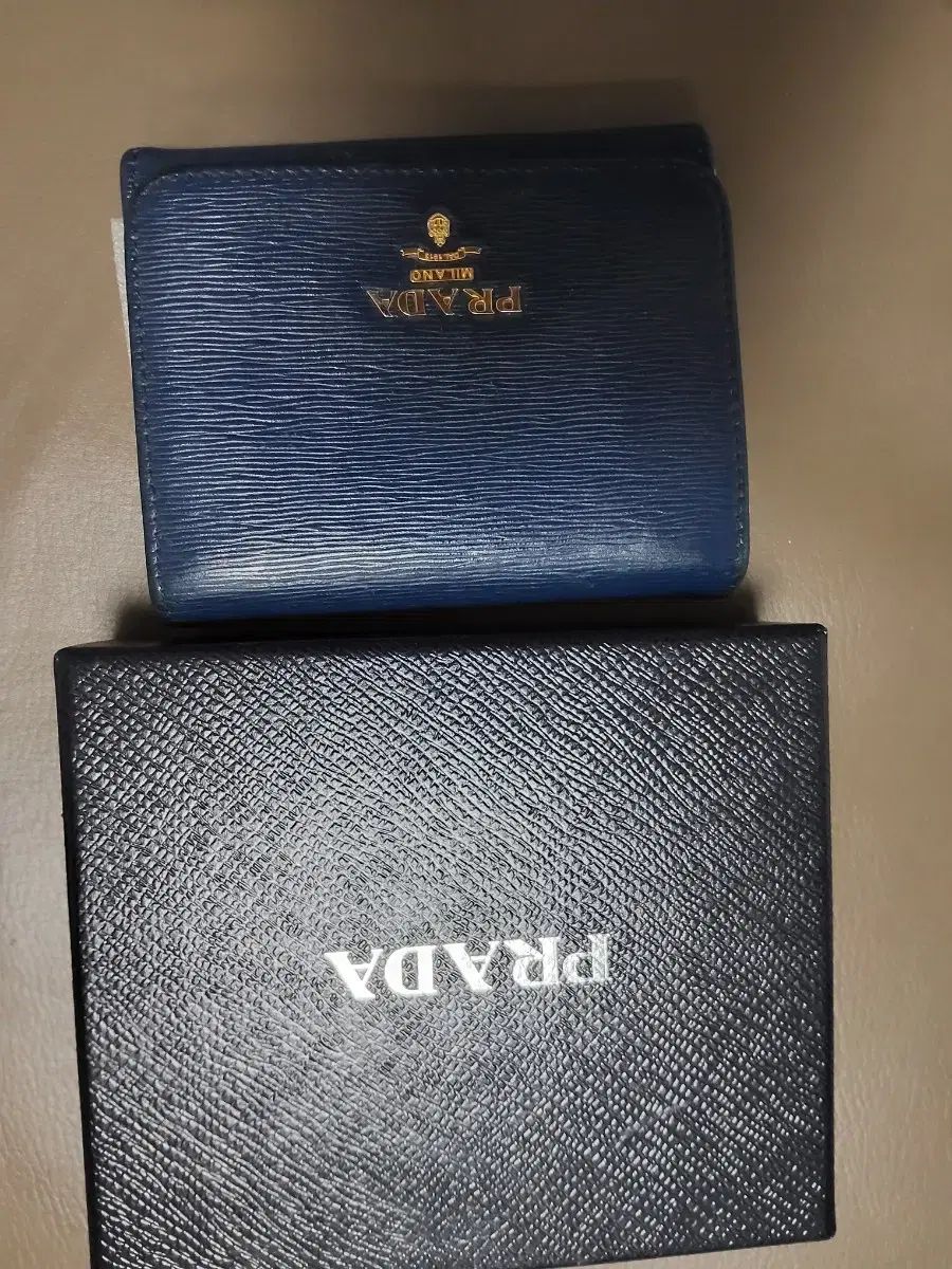 PRADA プラダ 財布