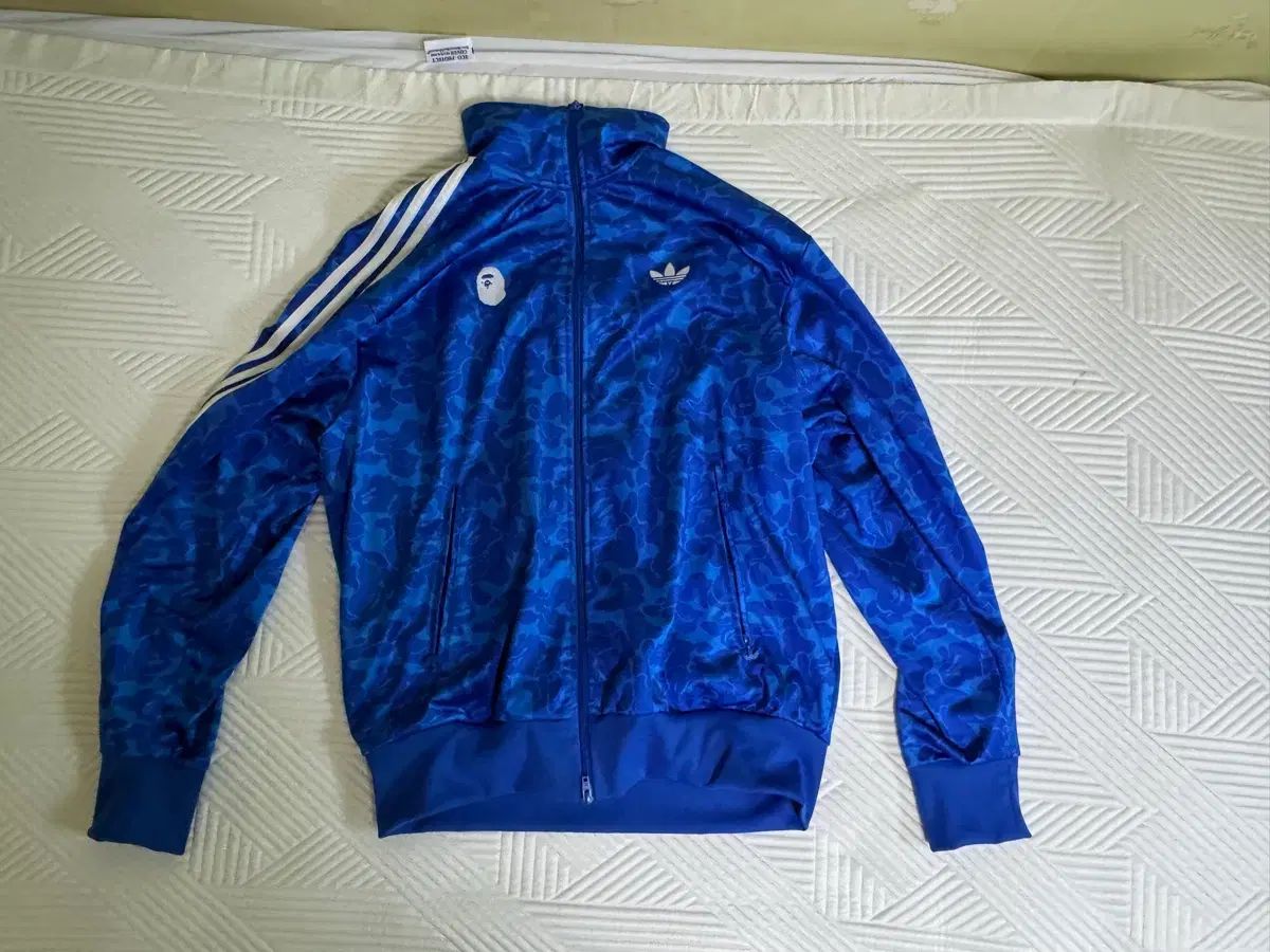 アディダス A BATHING APE コラボ トラックジャージ ブルー KR-XL