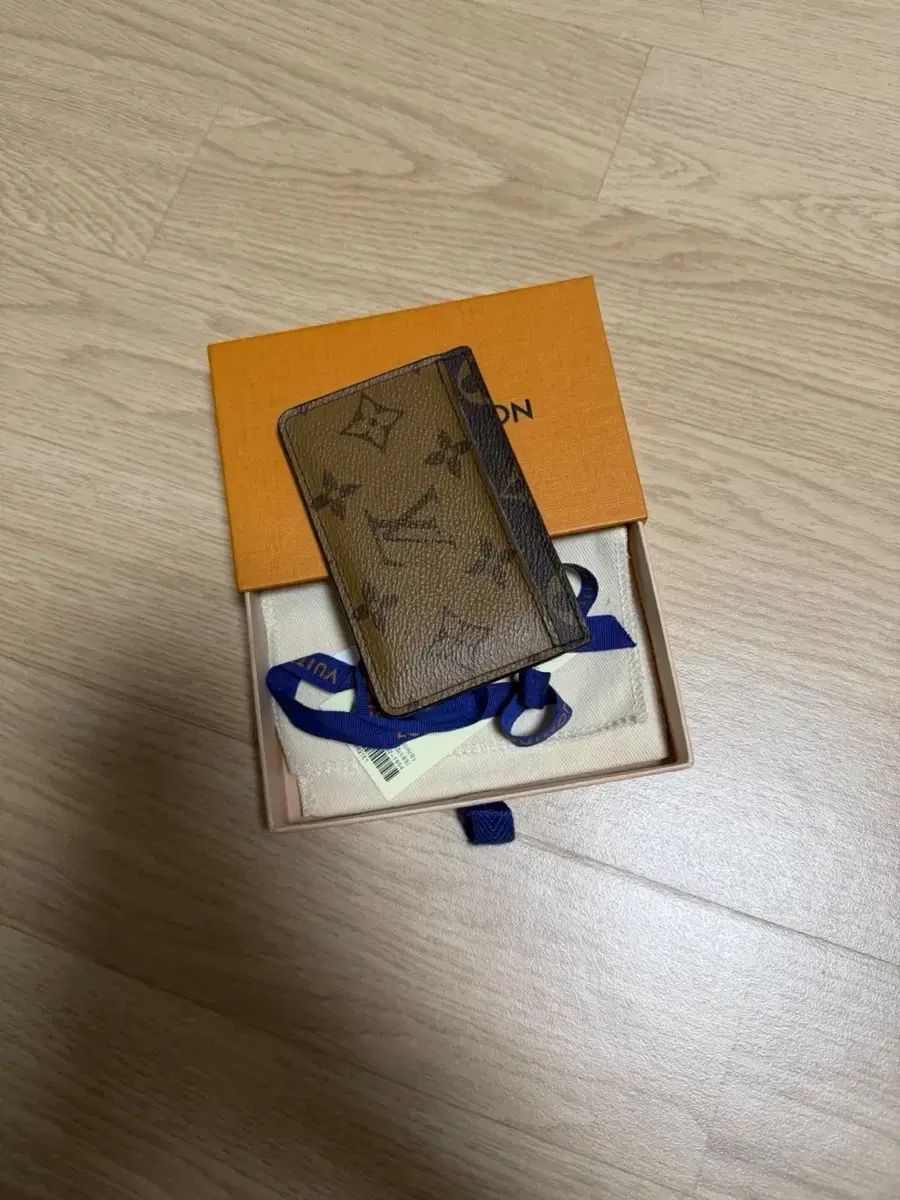 ルイヴィトン モノグラム カード 財布