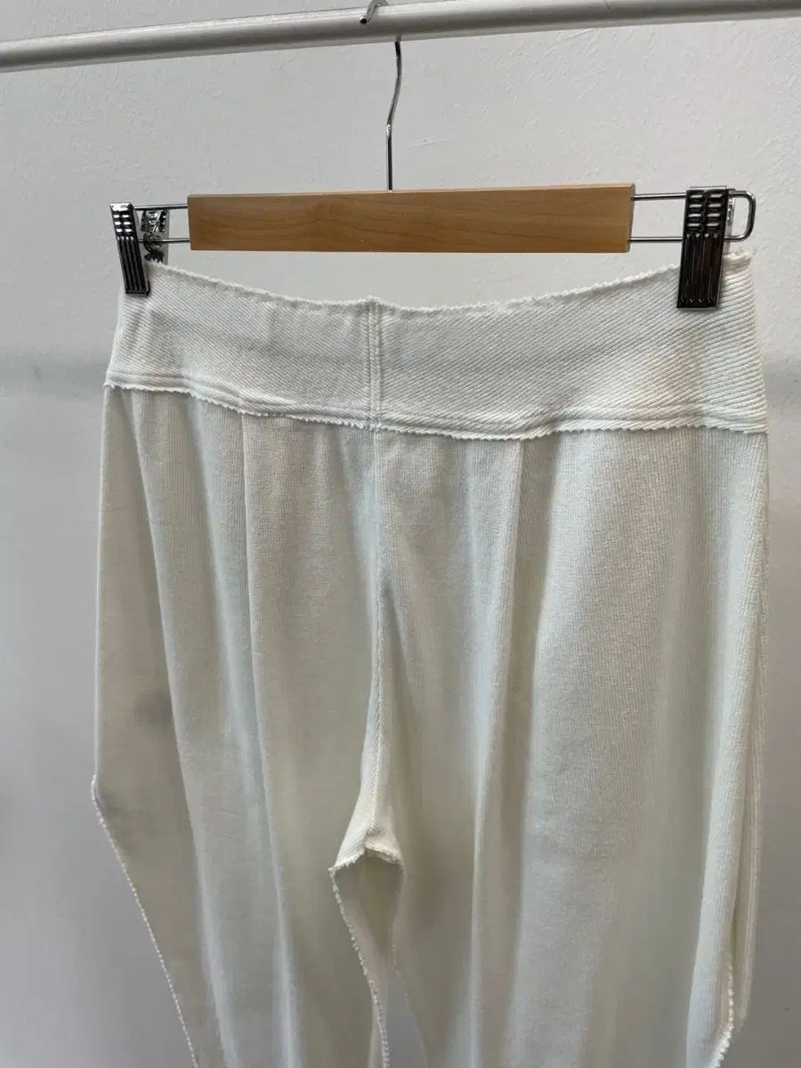 レディース ISSEY MIYAKE イッセイミヤケ 밴딩 ニットズボン
