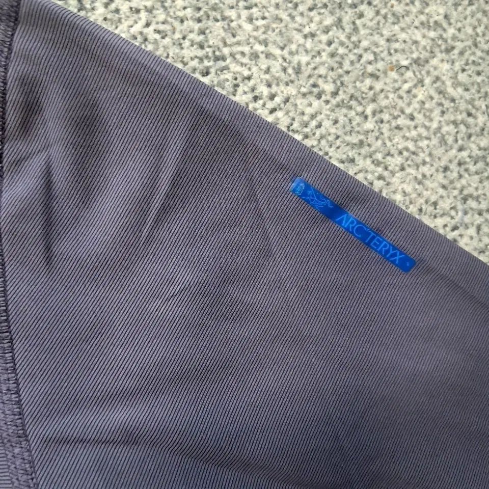 ARC'TERYX アークテリクス 長袖 Tシャツ サンプルタグ ARC'TERYX アークテリクス 長袖 Tシャツ サンプルタグ