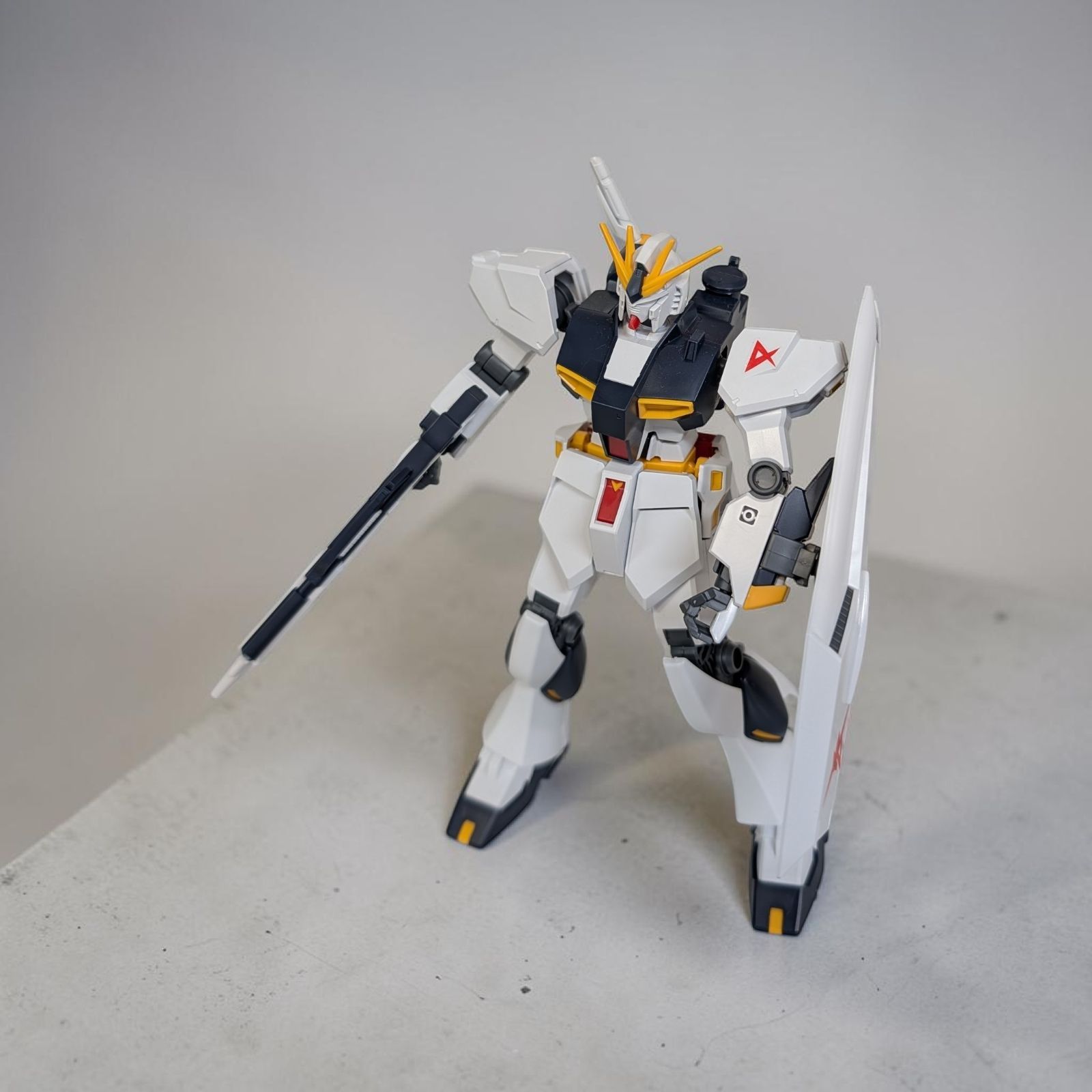 ENTRY GRADE 1/144 νガンダム 未塗装 組立完成品 - メルカリ