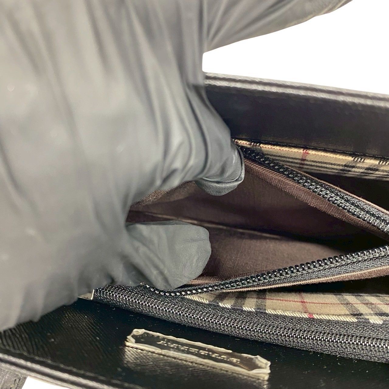 ほぼ未使用 BURBERRY バーバリー ロゴ 金具 ノバチェック 柄 レザー 本