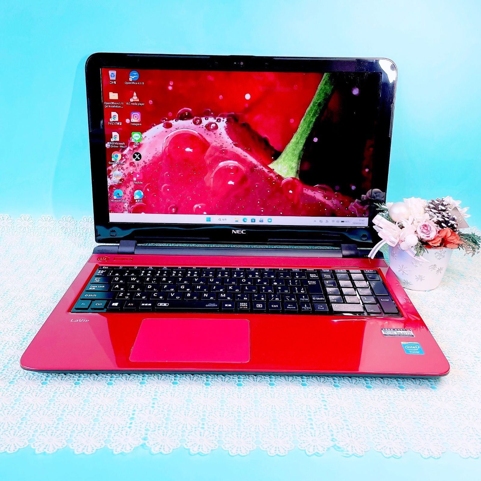 お買い得品‼️可愛い赤✨️薄型ノートパソコン!Windows11 カメラ付き お買い得品‼️可愛い赤✨️薄型ノートパソコン!Windows11 カメラ付き