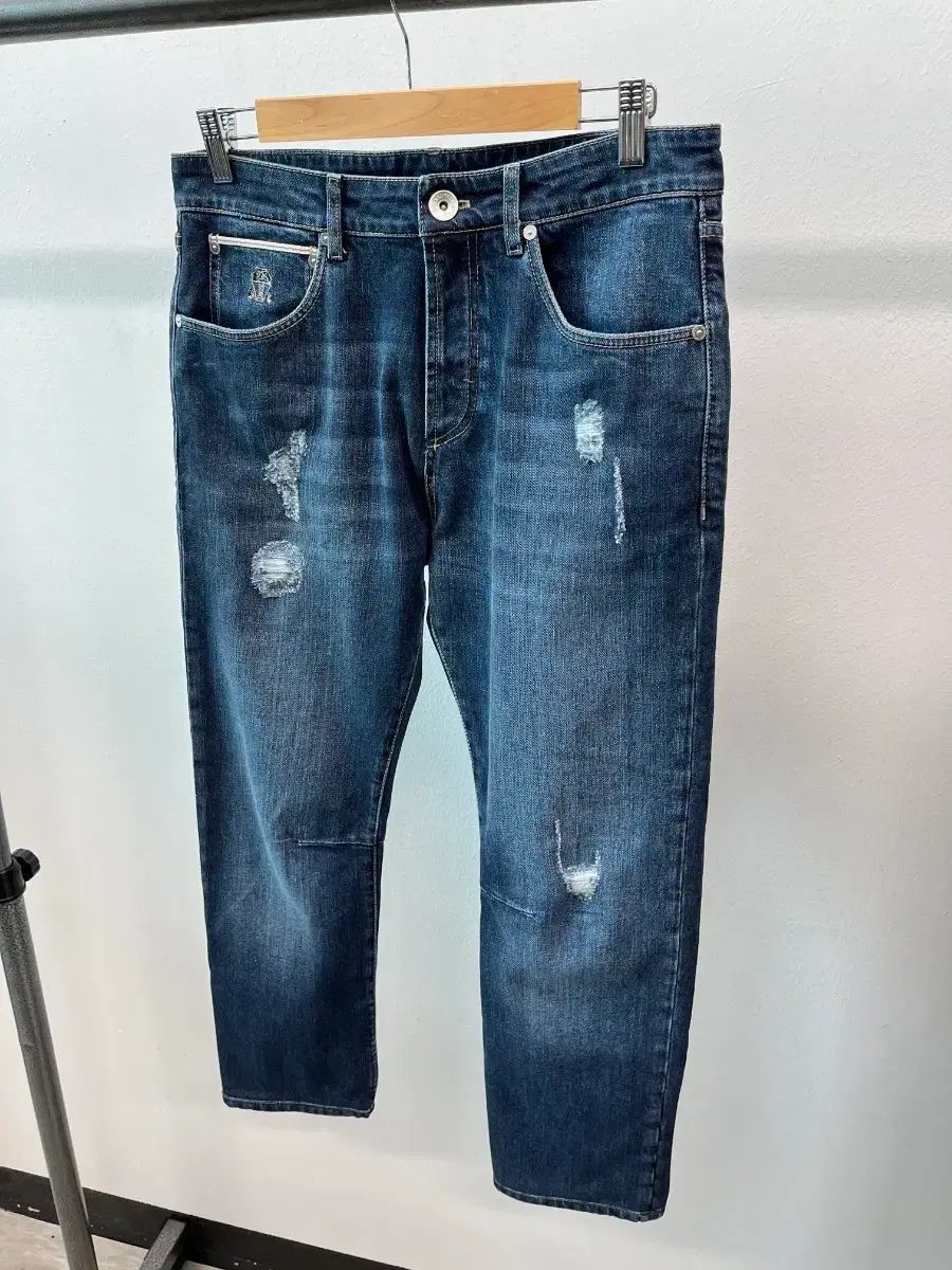 29) BRUNELLO CUCINELLI(ブルネロクチネリ) クロップドジーン 28,741円